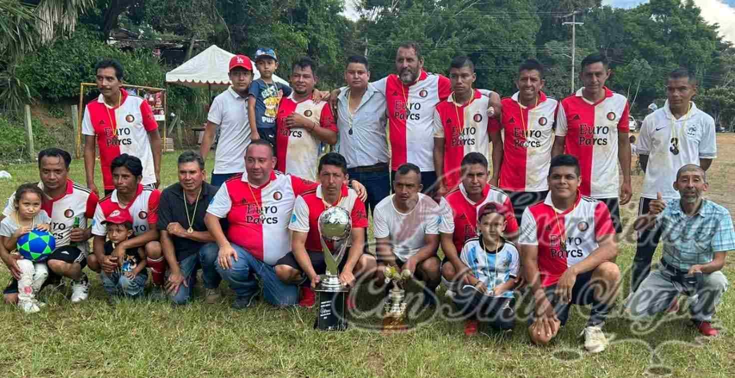 ESTRELLA ROJA, SE CORONA CAMPEÓN DE PRIMER GRAN TORNEO DE VETERANOS