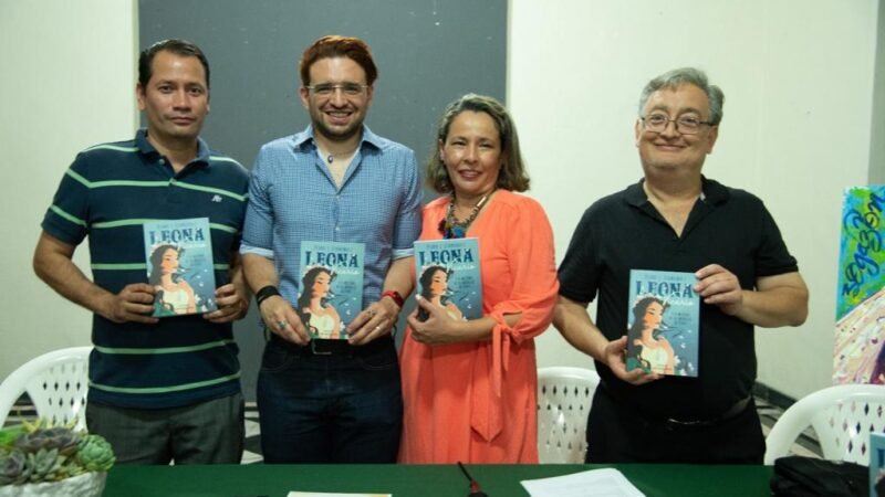 PRESENTA PEDRO J. FERNÁNDEZ LIBRO “LEONA VICARIO Y EL MISTERIO DE LAS MEDALLAS DE PLATA”
