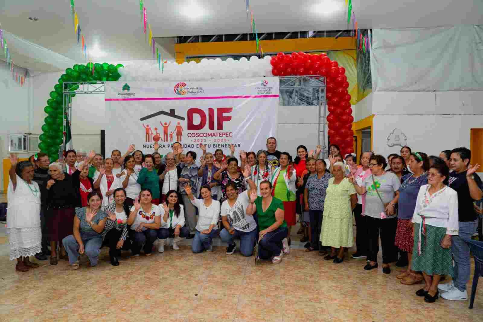 REALIZAN TARDE MEXICANA DE LA TERCERA EDAD