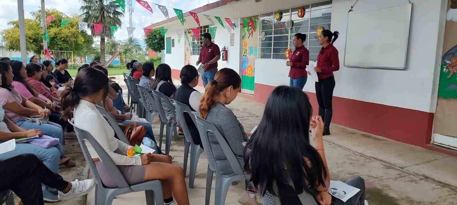 IMPARTEN TALLER PARA PADRES EN CAIC FORTÍN