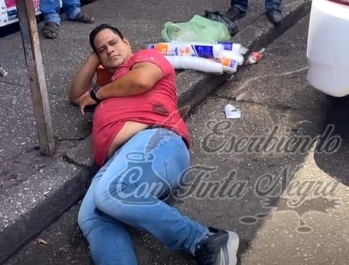 BALEAN A TAXISTA ¡FRENTE A LA POLICÍA!