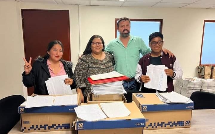 ENTREGAN MÁS DE 300 MIL FIRMAS A FAVOR DE MANUEL HUERTA