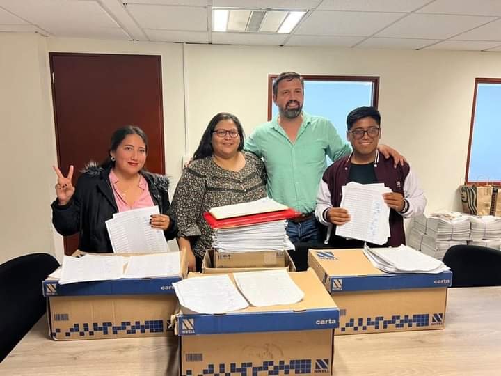 ENTREGAN MÁS DE 300 MIL FIRMAS A FAVOR DE MANUEL HUERTA
