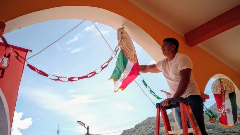 PREPARAN FESTEJOS PATRIOS EN ALPATLÁHUAC