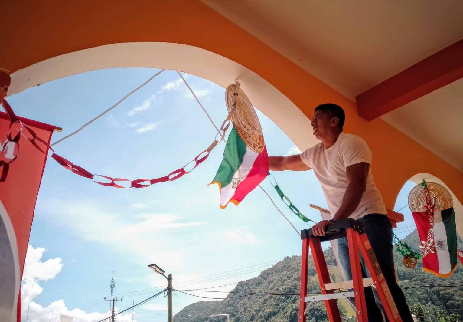 PREPARAN FESTEJOS PATRIOS EN ALPATLÁHUAC