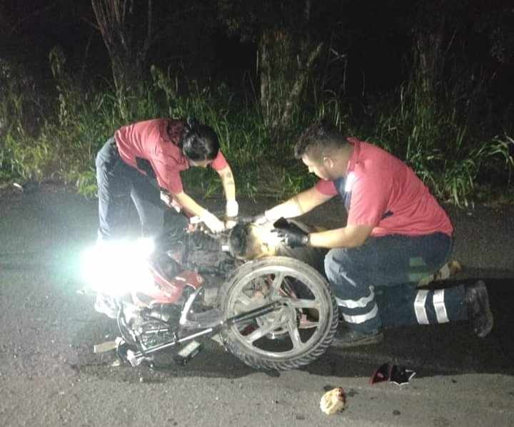 MUERE AL ESTRELLARSE CONTRA TRACTOR