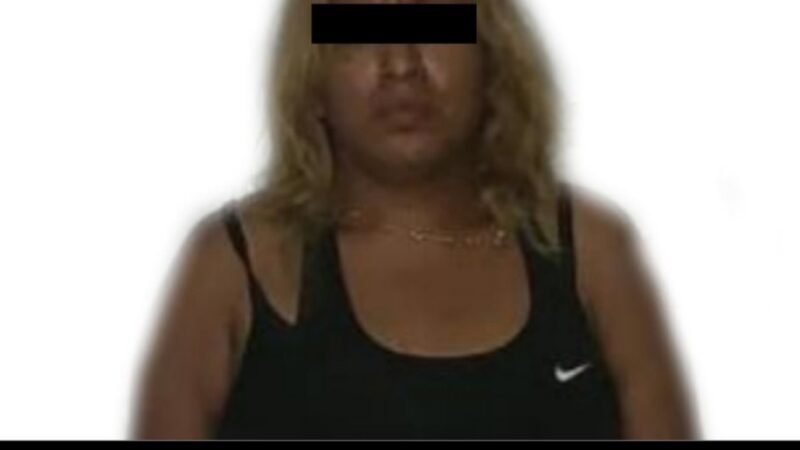 LA DETIENEN CON DROGA