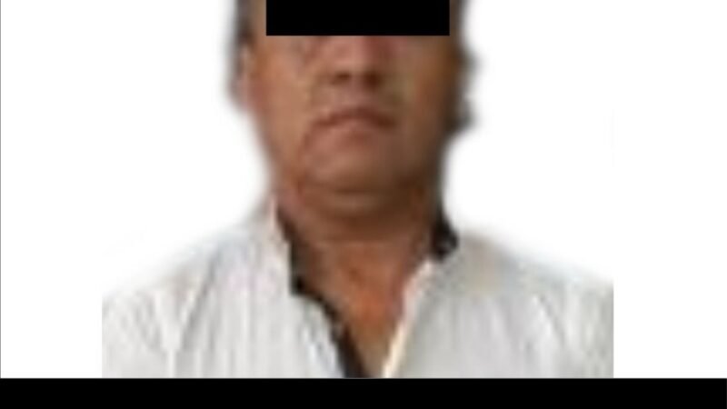 SE ENFRENTA A LA POLICÍA A BALAZOS; LO PONEN TRAS LAS REJAS