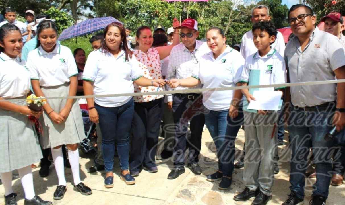 VENTURA DEMUNER ENTREGA OBRAS EN MICHAPA