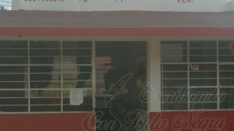 DESMANTELAN ESCUELA DE SOCHIAPA