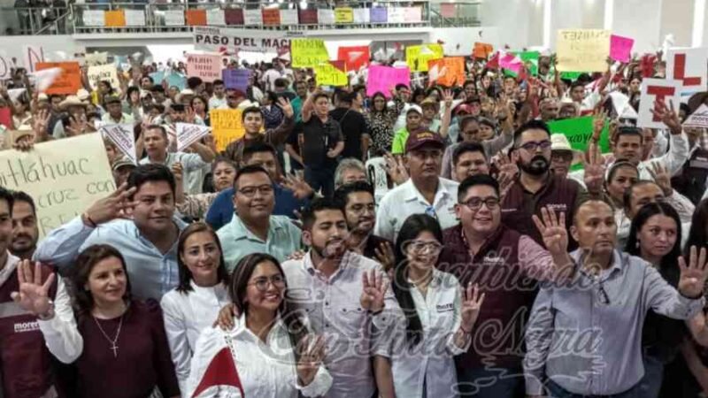 RINDEN PROTESTA COMITÉS DEL MORENA EN DISTRITO DE HUATUSCO