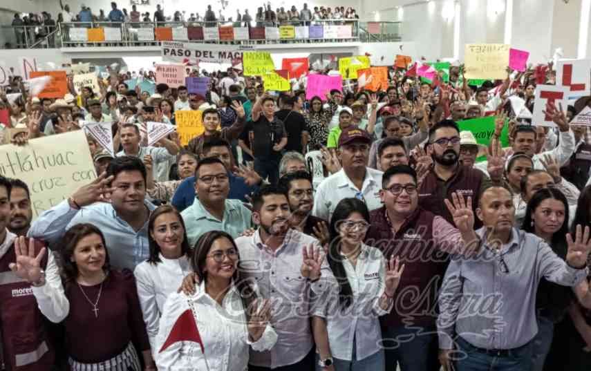 RINDEN PROTESTA COMITÉS DEL MORENA EN DISTRITO DE HUATUSCO