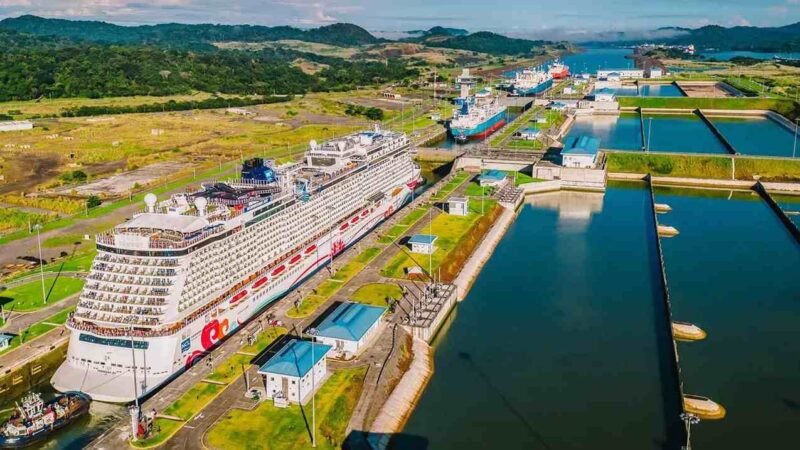 CANAL DE PANAMÁ REDUCE A 31 LOS CRUCES DIARIOS POR ESCASEZ DE AGUA