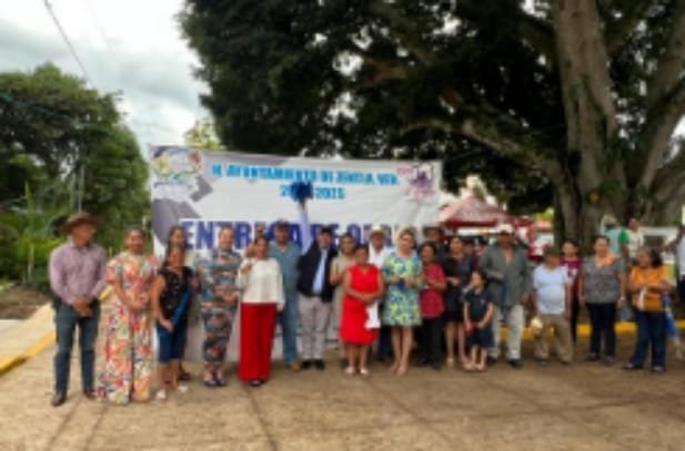 INAUGURA RAFAEL LÓPEZ PAVIMENTACIÓN