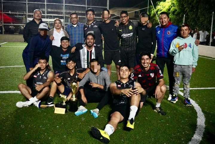 “UN QUE HACER”, BICAMPEONES DE FÚTBOL-5