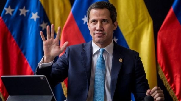 VENEZUELA ORDENA ARRESTO DE JUAN GUAIDÓ