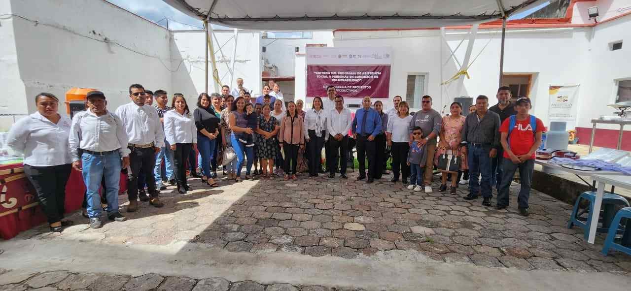 DIF DE HUATUSCO ENTREGA PROYECTOS PRODUCTIVOS