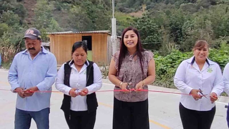 INAUGURAN CARRETERA EN ITZAPA