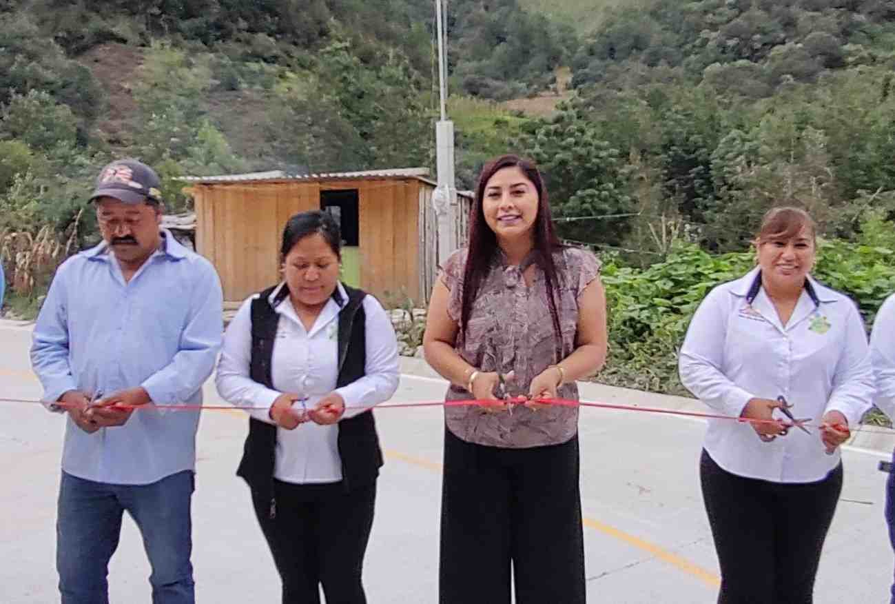 INAUGURAN CARRETERA EN ITZAPA
