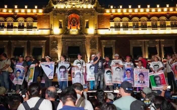 LÓPEZ OBRADOR CONDUCIRÁ PERSONALMENTE LA INVESTIGACIÓN DE AYOTZINAPA