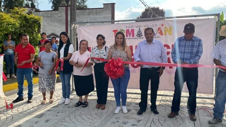ANTONIO CANCINO INAUGURA CALLE EN TOMATLÁN