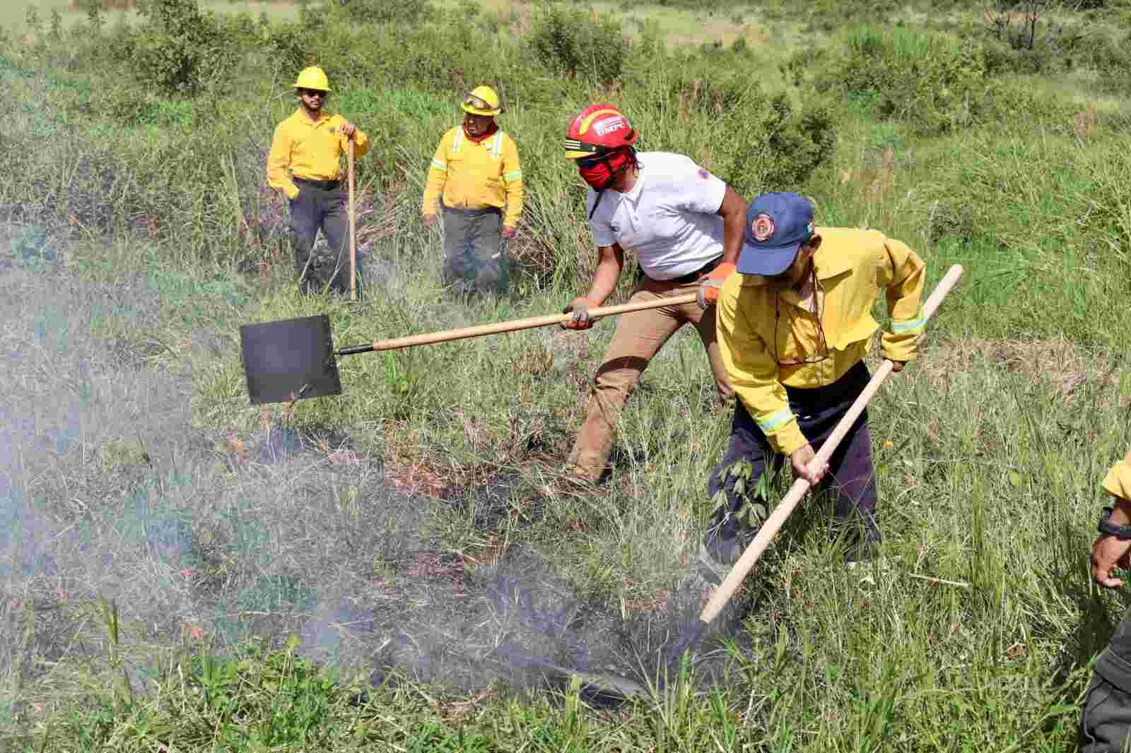 SE CAPACITAN CONTRA INCENDIOS FORESTALES