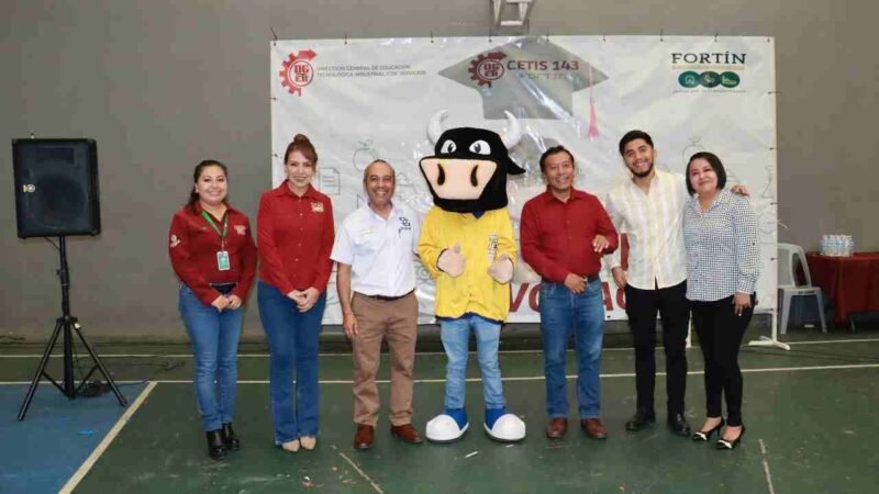 RESPALDA AYUNTAMIENTO FERIA VOCACIONAL PROMOVIDA POR CETIS 143