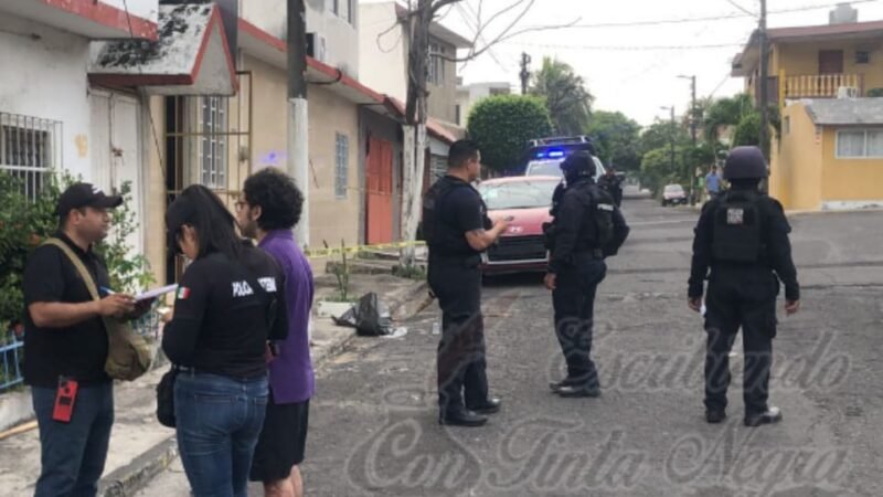 ASESINAN A MUJER AFUERA DE SU CASA