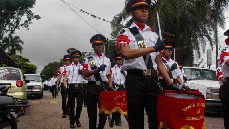 ALISTA AYUNTAMIENTO DE ATOYAC DESFILES DEL 20 DE NOVIEMBRE