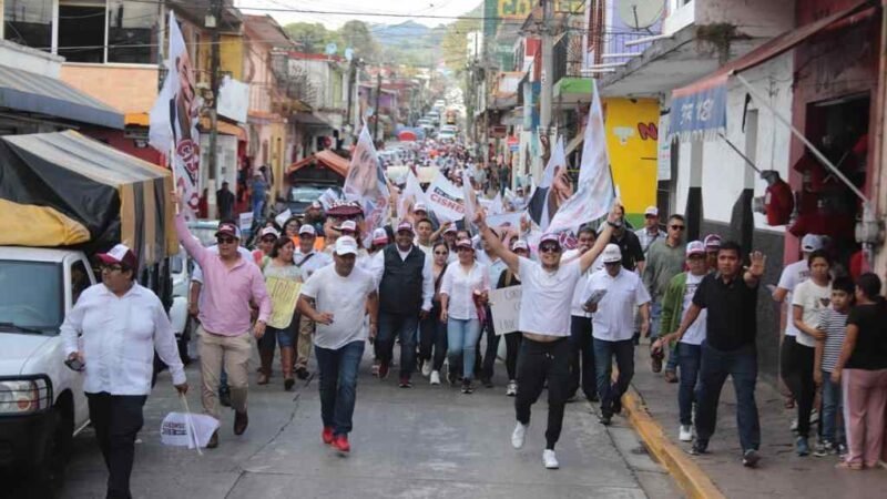 ARROPAN EN HUATUSCO A ERIC CISNEROS