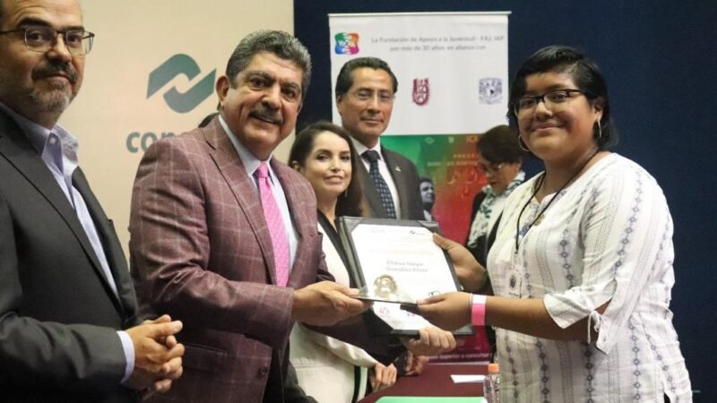 RECIBE ALUMNA DE CONALEP CÓRDOBA PRESEA ICA “ING. BERNARDO QUINTANA ARRIOJA” 2023