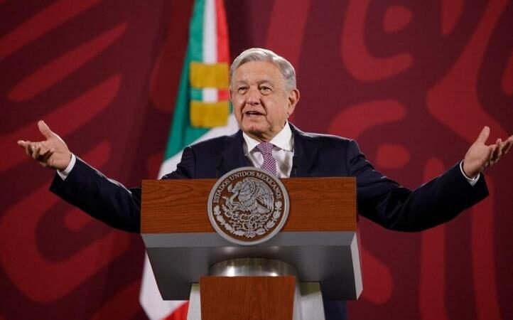 LÓPEZ OBRADOR PIDE AL INE IMPLEMENTAR VOTO ELECTRÓNICO PARA PAISANOS EN EL 2024