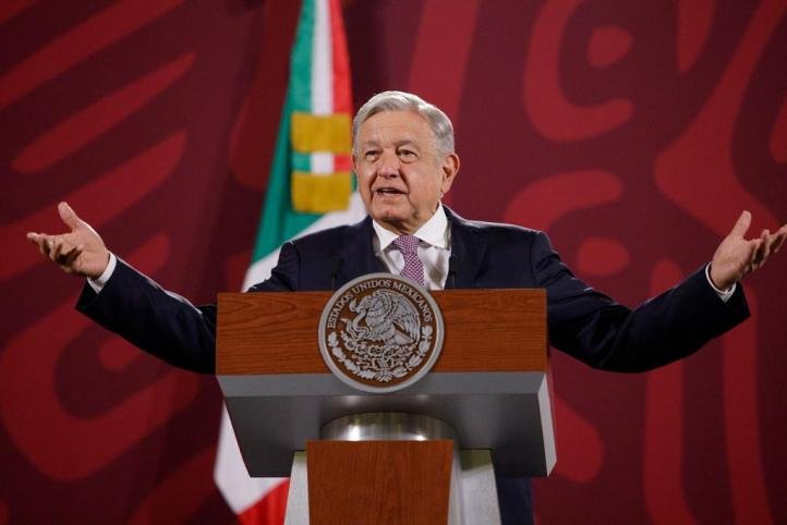 LÓPEZ OBRADOR PIDE AL INE IMPLEMENTAR VOTO ELECTRÓNICO PARA PAISANOS EN EL 2024