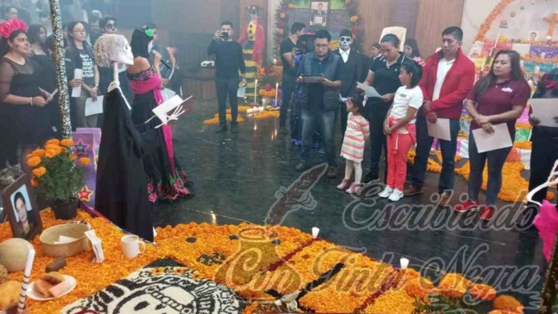 CELEBRAN CONCURSO DE ALTARES DE MUERTO EN ALPATLÁHUAC