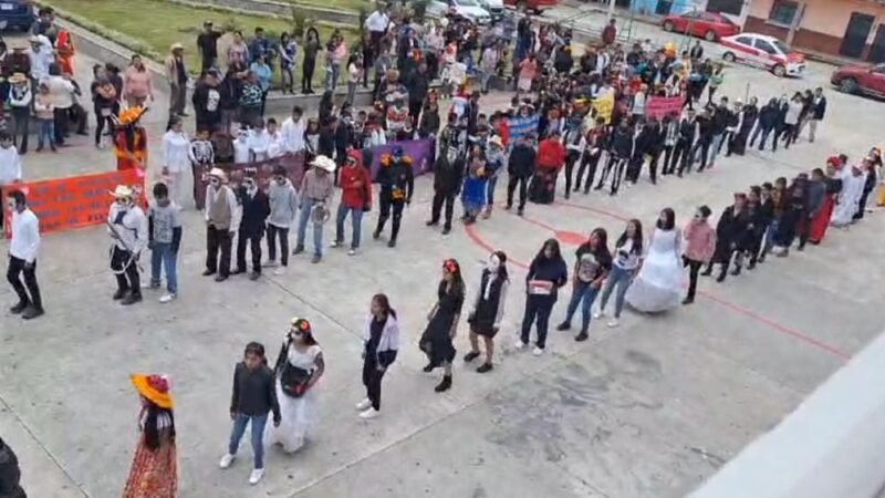 FESTEJAN CON XANTOLO EL DÍA DE MUERTOS