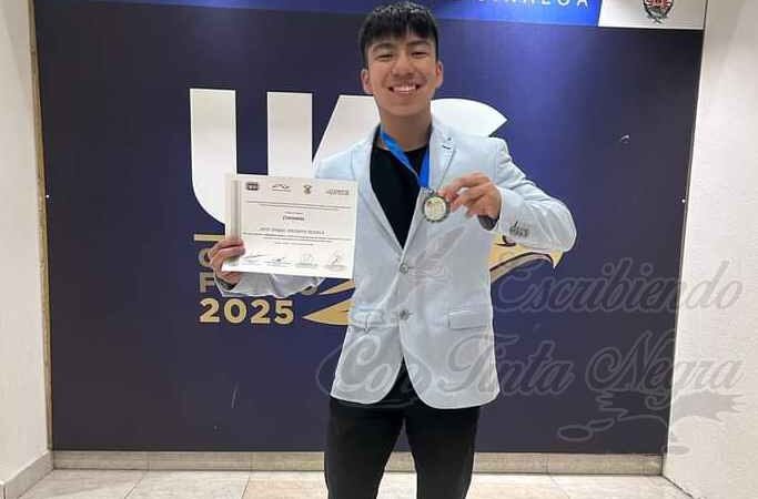 ALUMNO DE BACHILLERES, SEGUNDO LUGAR A NIVEL NACIONAL EN BIOLOGÍA