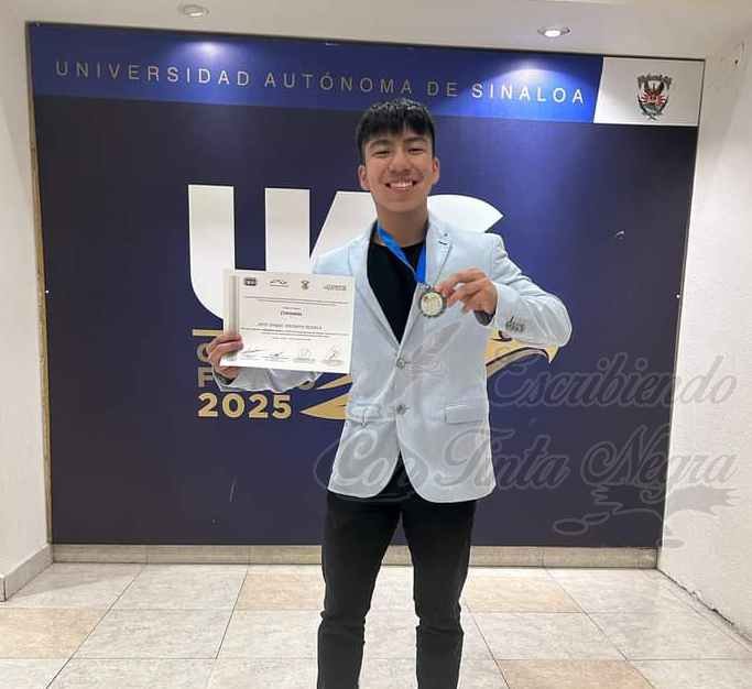 ALUMNO DE BACHILLERES, SEGUNDO LUGAR A NIVEL NACIONAL EN BIOLOGÍA