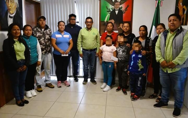 ENTREGAN PREMIOS A GANADORES DE CONCURSO DE XANTOLO