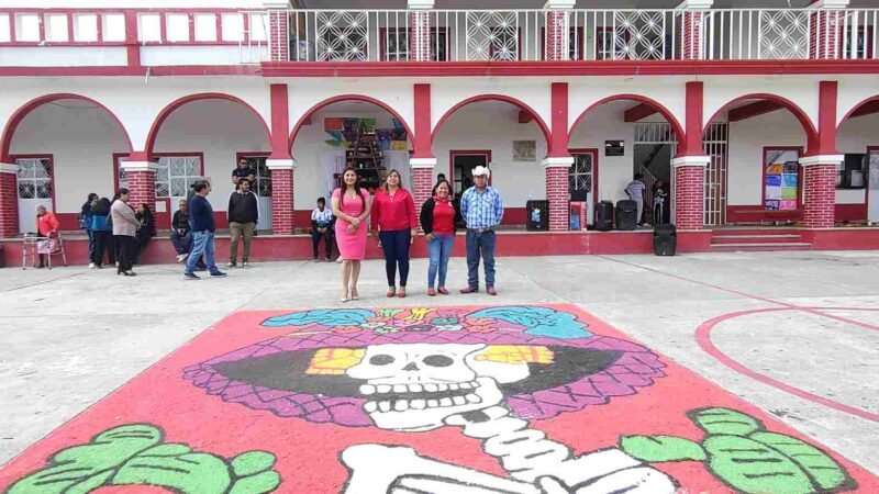 CELEBRAN A LOS MUERTOS EN CALCAHUALCO