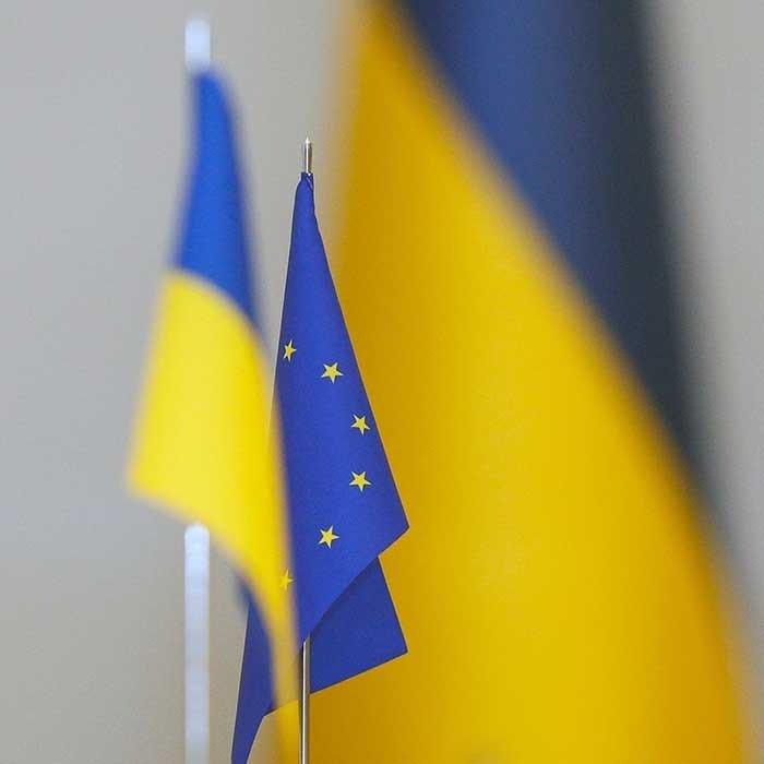 LA COMISIÓN EUROPEA PIDE ABRIR NEGOCIACIONES DE ADHESIÓN DE UCRANIA A LA UE EN 2024