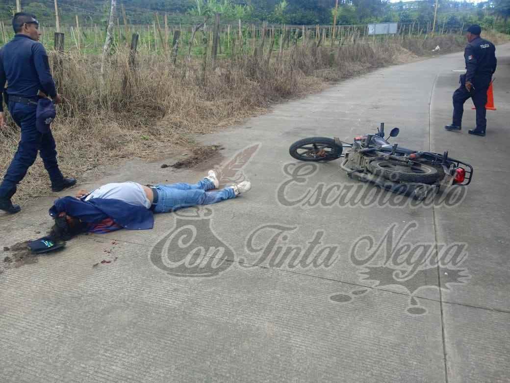 DERRAPA MOTOCICLISTA EN CHOCAMÁN