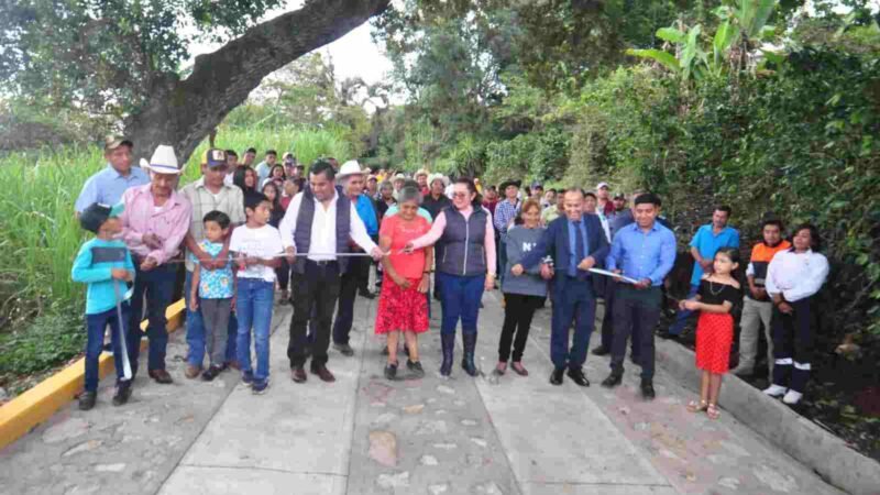 INAUGURA VENTURA DEMUNER OBRA EN METLAPOXTECA