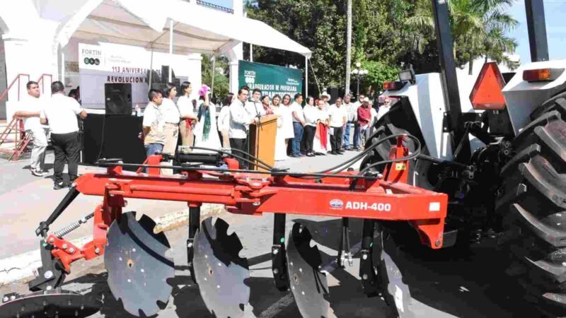 ENCABEZA PRESIDENTE MUNICIPAL ARRANQUE DE PROGRAMA TRANSFORMANDO EL CAMPO