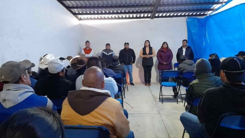 CAPACITAN A COMITÉS DE OBRA