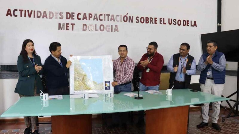 RECIBEN FUNCIONARIOS CAPACITACIÓN DEL INEGI