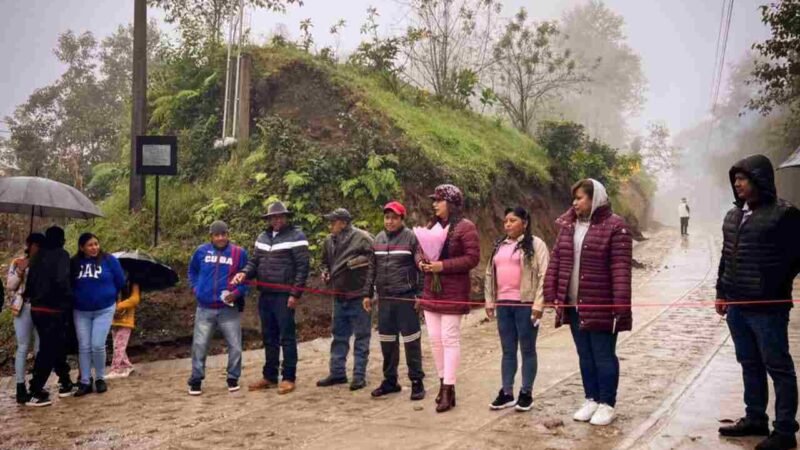 ESTRENAN CAMINO EN EL MIRADOR