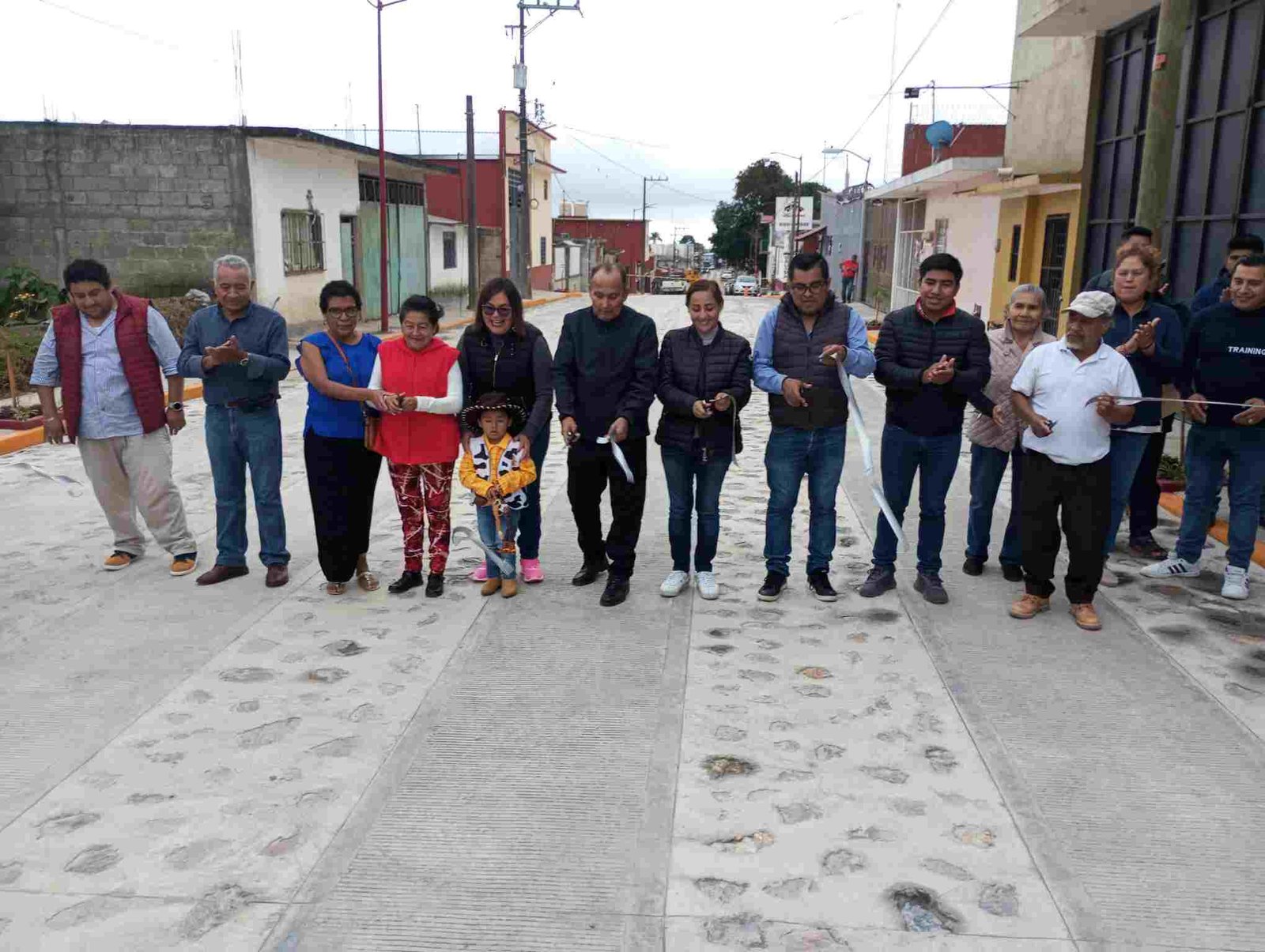 INAUGURA VENTURA DEMUNER OBRA EN PASTORÍA EL CUATRO