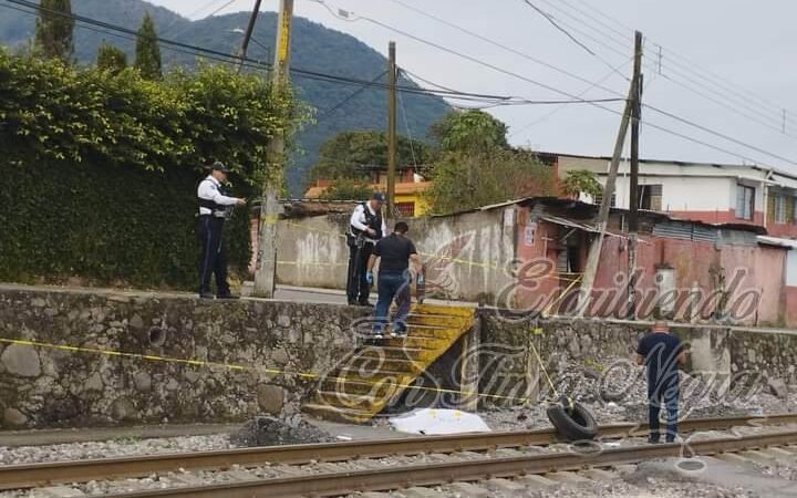 MUERE AL CAER A VÍAS DEL TREN