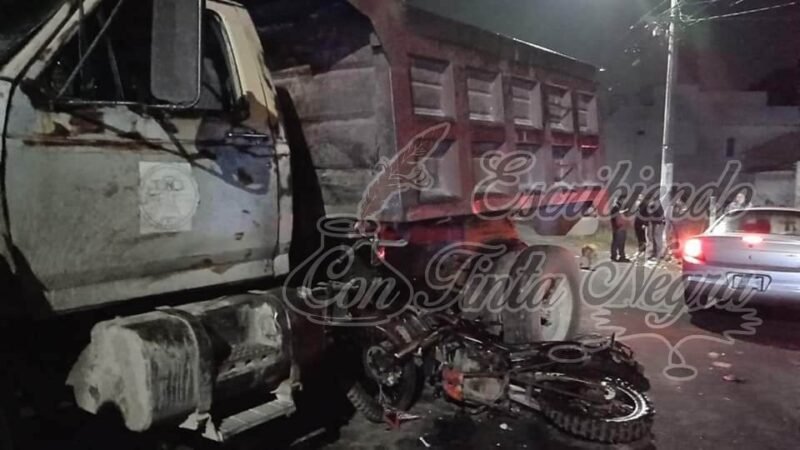 MUERE MOTOCICLISTA TRAS ESTRELLARSE CONTRA VOLTEO