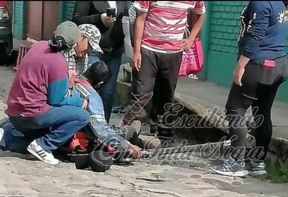 SE DESPLOMA EMPLEADO MUNICIPAL DE POSTE